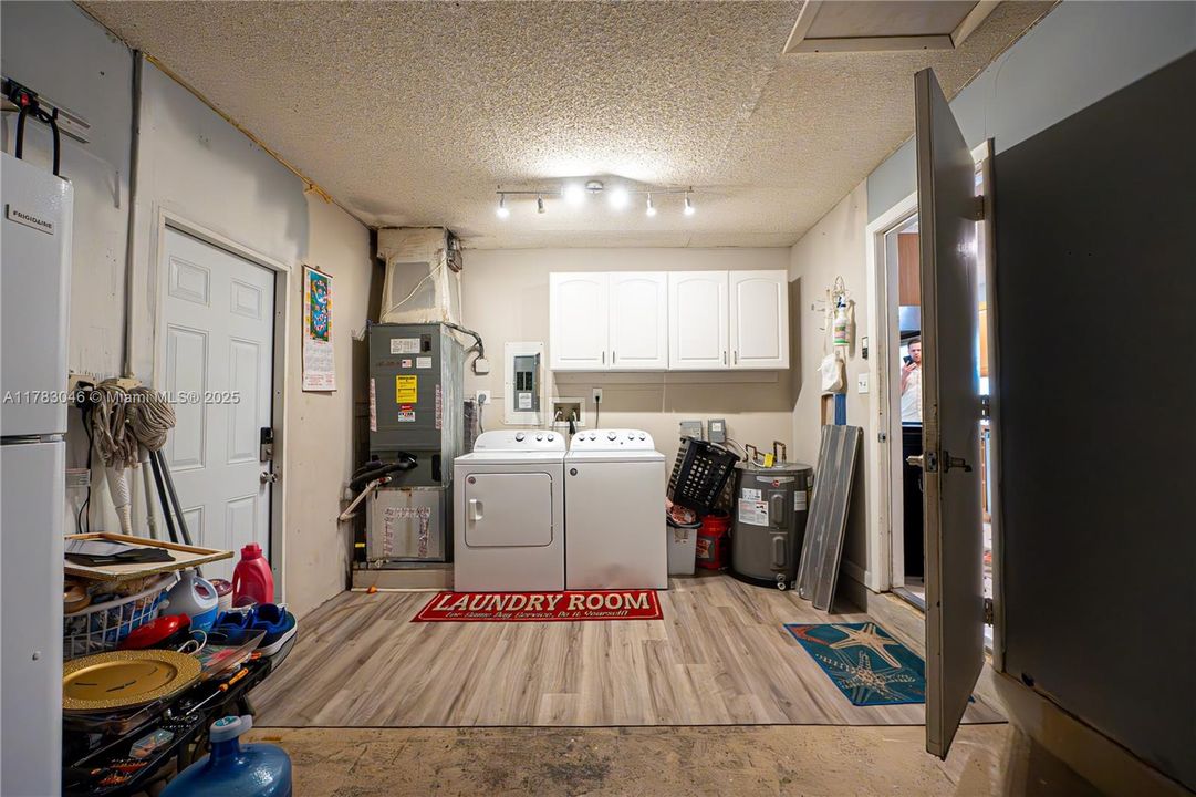 Недавно продано: $384,999 (2 спален, 2 ванн, 1326 Квадратных фут)