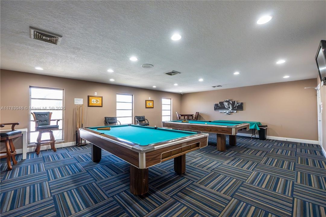 Недавно продано: $384,999 (2 спален, 2 ванн, 1326 Квадратных фут)