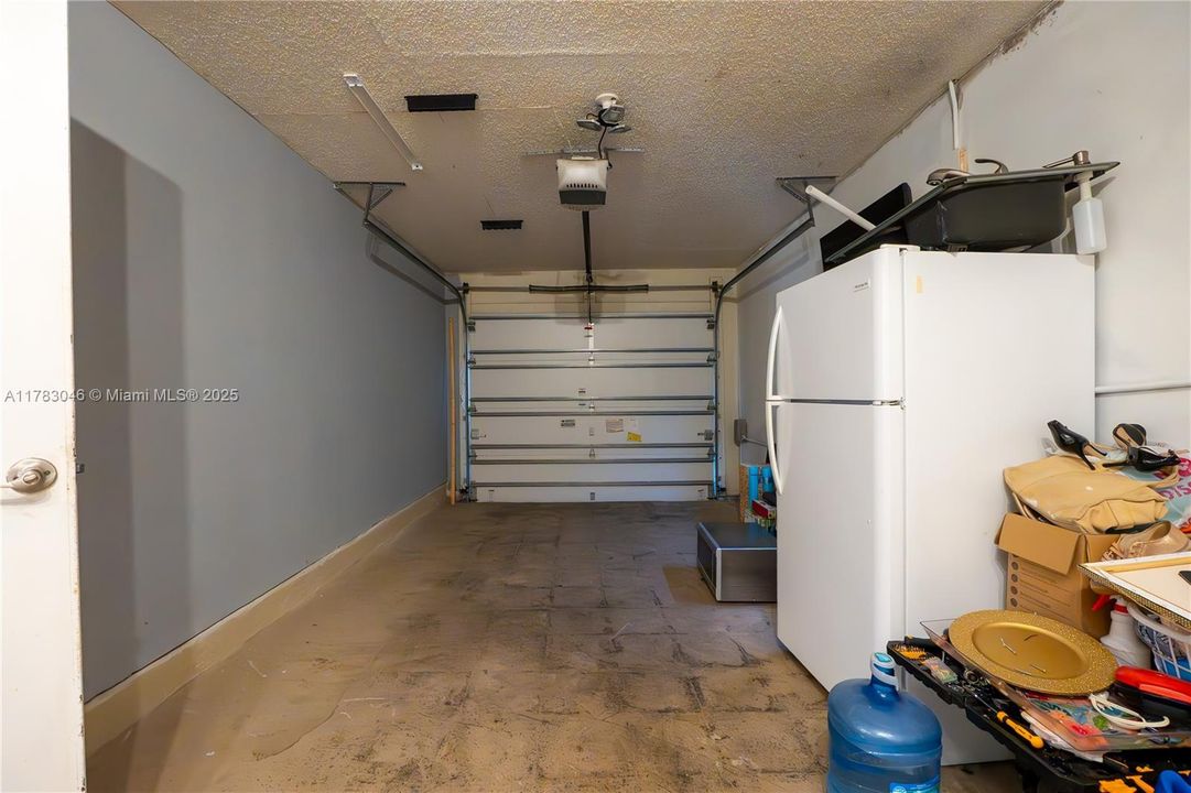 Недавно продано: $384,999 (2 спален, 2 ванн, 1326 Квадратных фут)