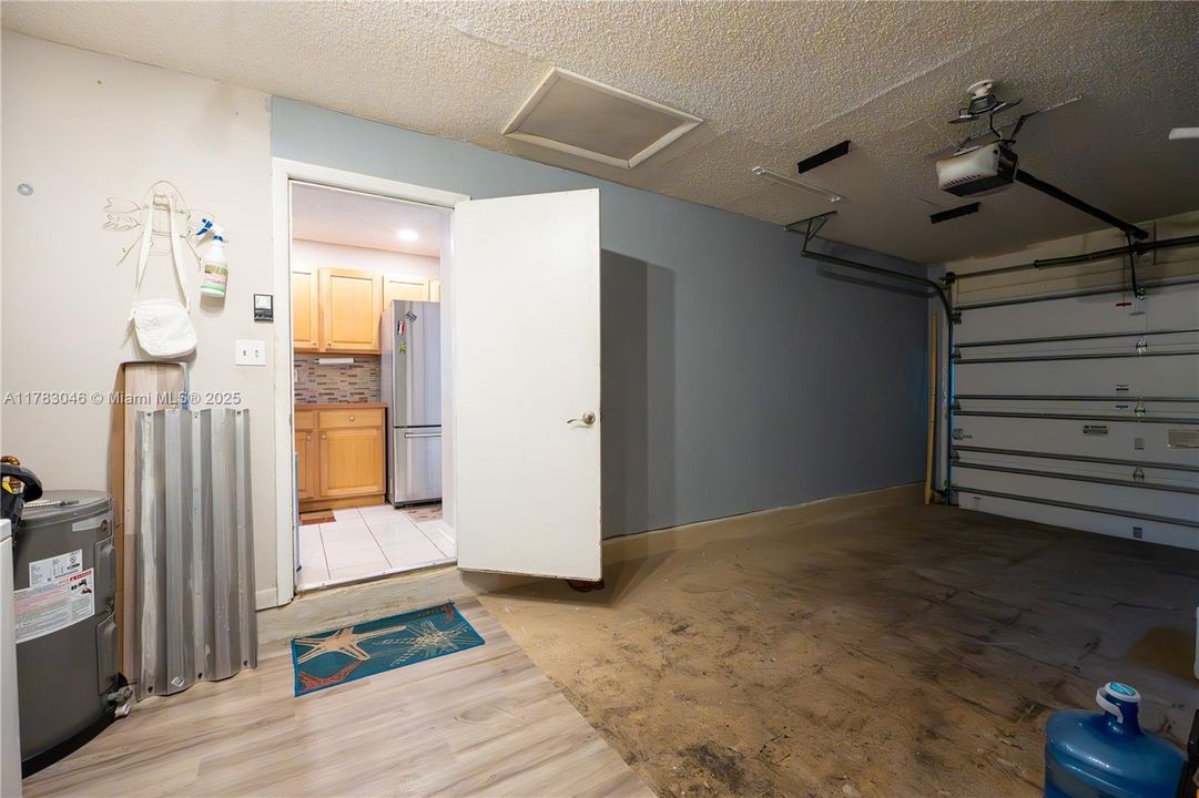 Недавно продано: $384,999 (2 спален, 2 ванн, 1326 Квадратных фут)