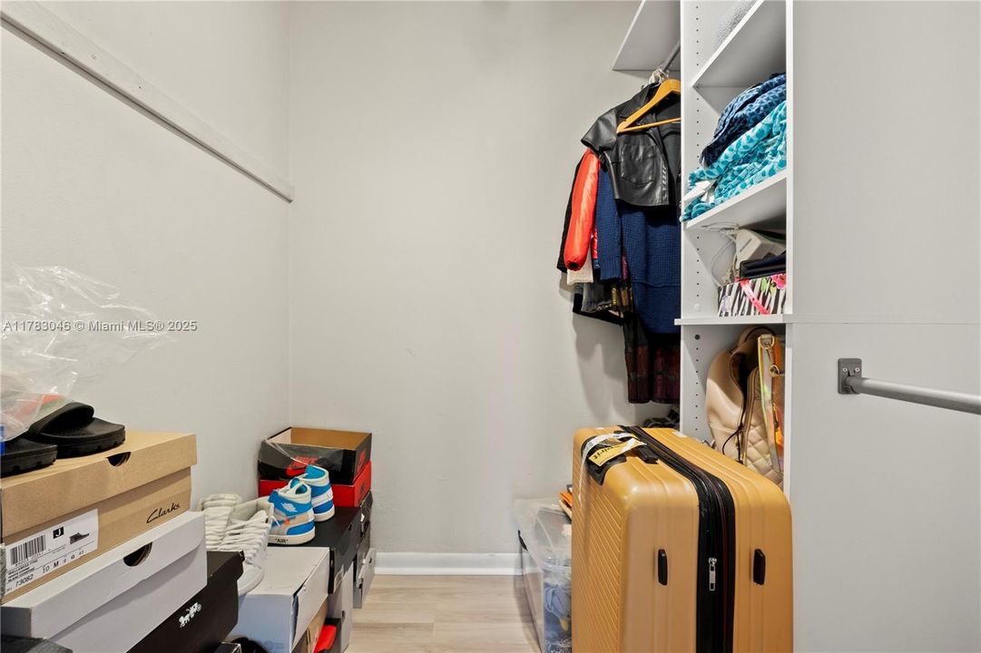 Недавно продано: $384,999 (2 спален, 2 ванн, 1326 Квадратных фут)