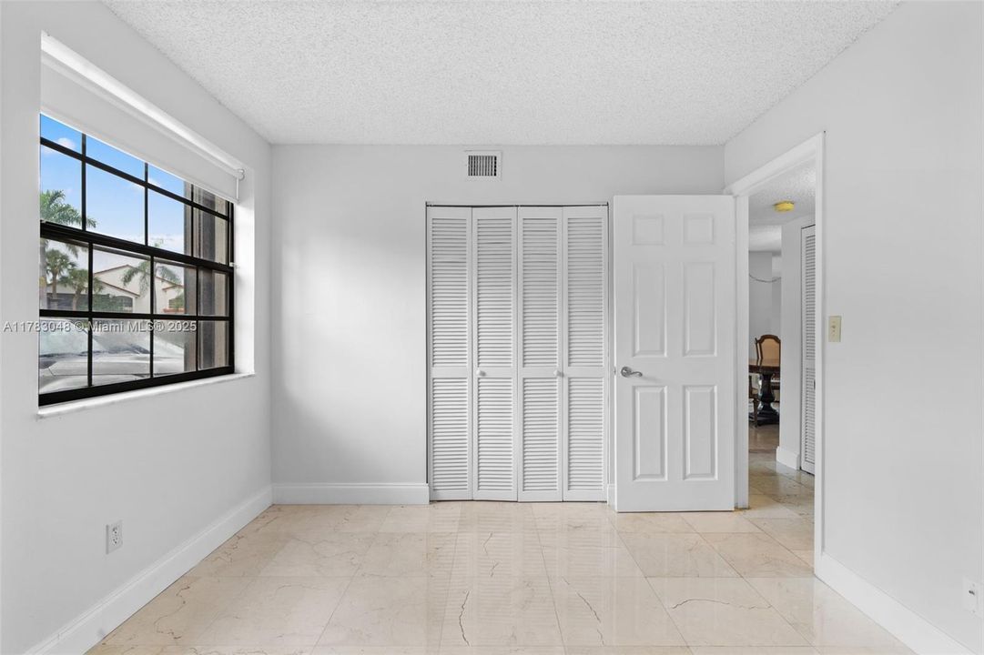 Vendido Recientemente: $350,000 (3 camas, 2 baños, 1143 Pies cuadrados)