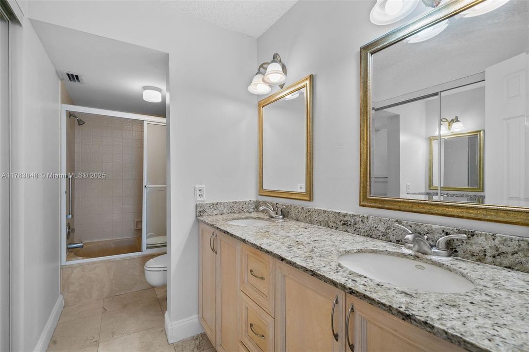 Vendido Recientemente: $350,000 (3 camas, 2 baños, 1143 Pies cuadrados)