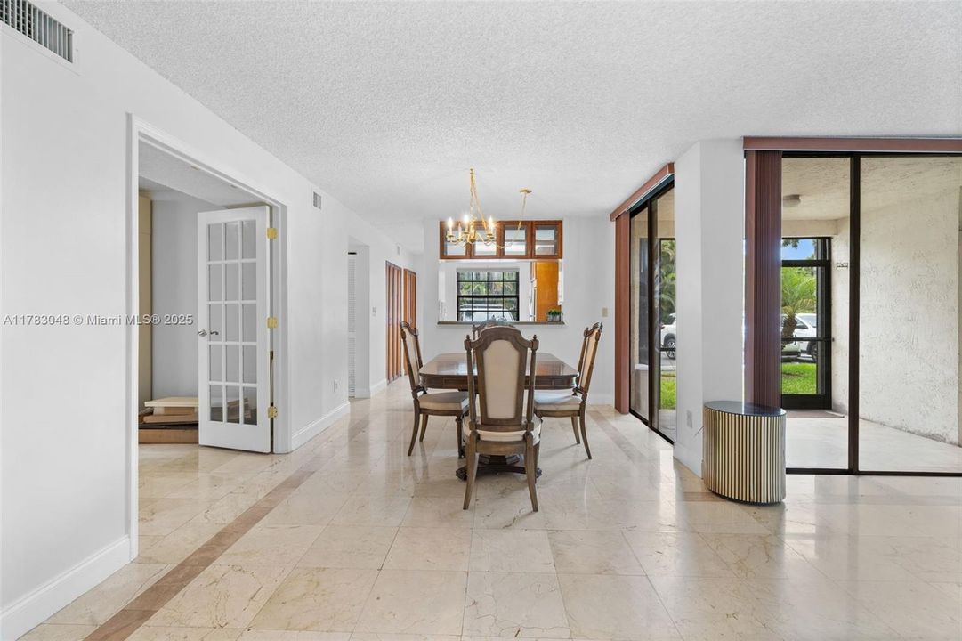 Vendido Recientemente: $350,000 (3 camas, 2 baños, 1143 Pies cuadrados)