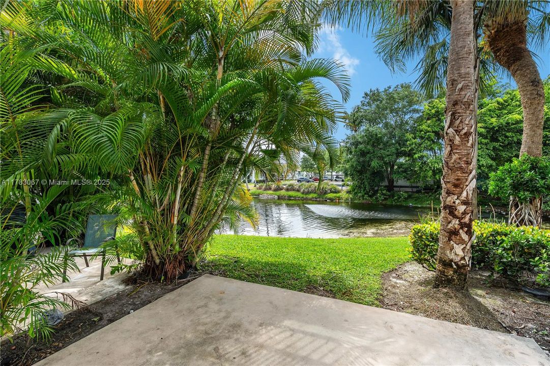 Недавно продано: $420,000 (2 спален, 2 ванн, 1226 Квадратных фут)