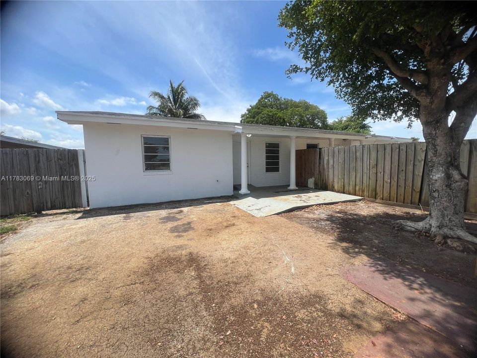 Recientemente alquilado: $2,450 (2 camas, 1 baños, 1632 Pies cuadrados)