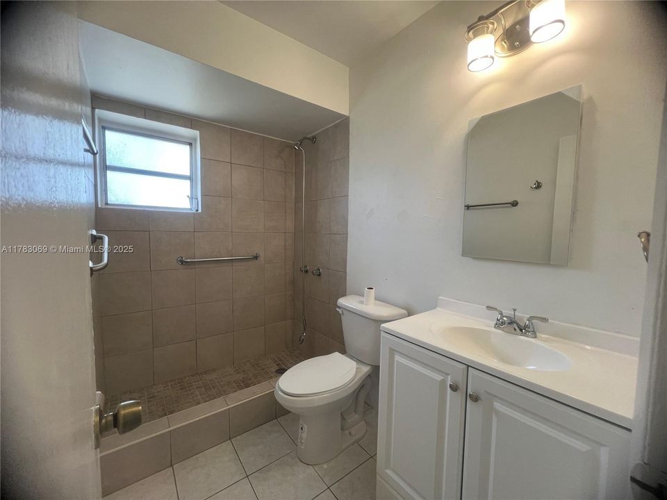 Recientemente alquilado: $2,450 (2 camas, 1 baños, 1632 Pies cuadrados)