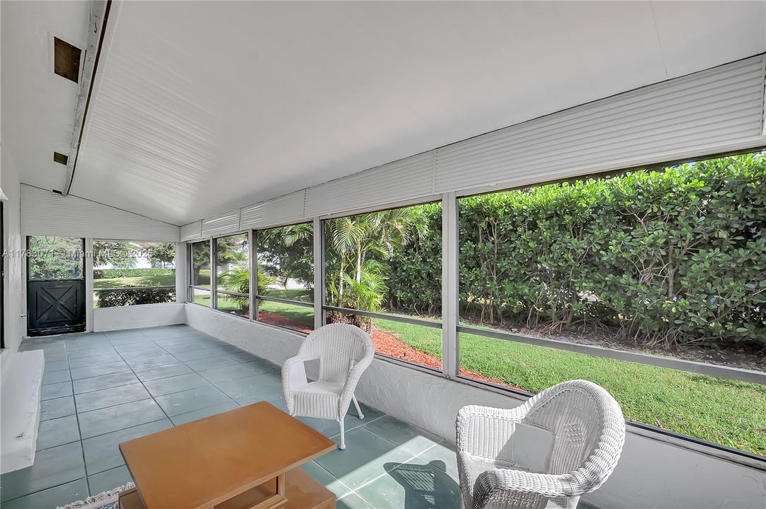 Recientemente alquilado: $4,950 (3 camas, 2 baños, 2268 Pies cuadrados)