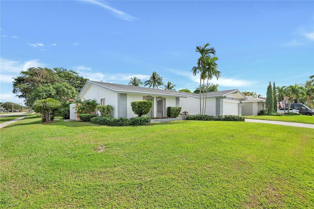 Recientemente alquilado: $4,950 (3 camas, 2 baños, 2268 Pies cuadrados)