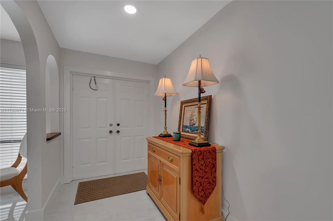 Recientemente alquilado: $4,950 (3 camas, 2 baños, 2268 Pies cuadrados)