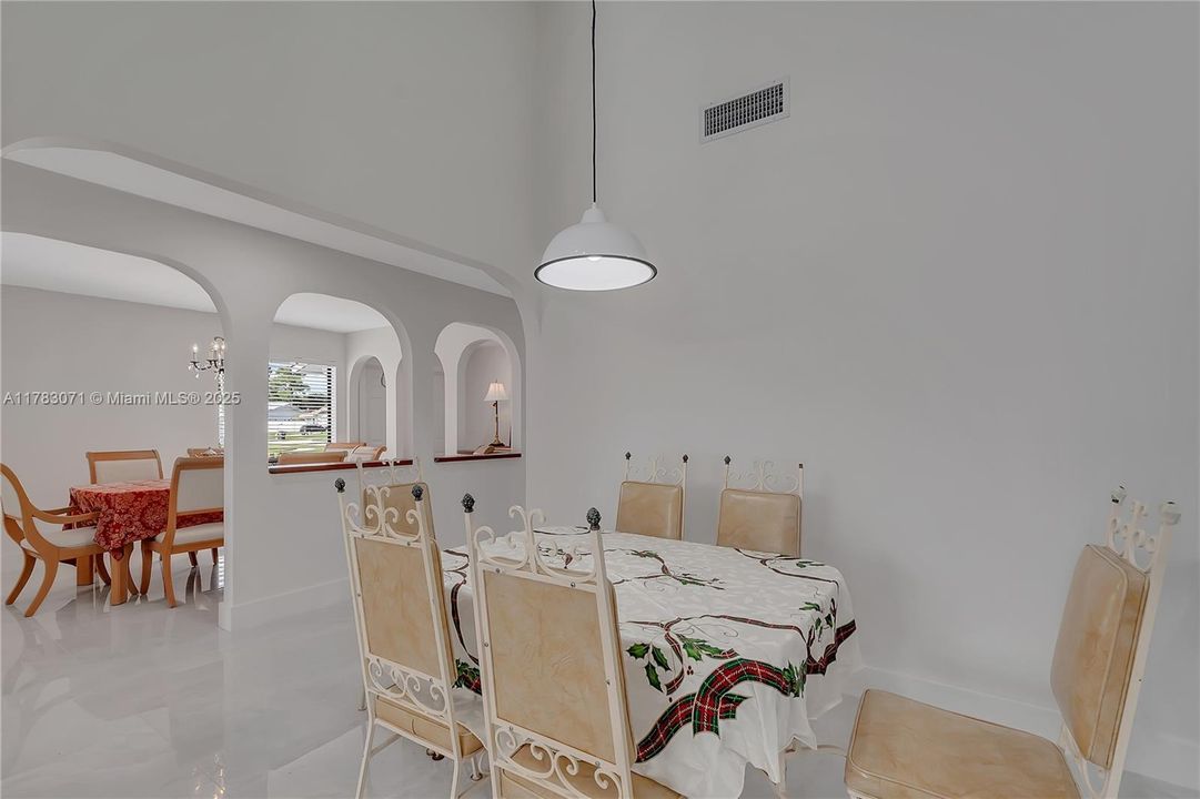 Recientemente alquilado: $4,950 (3 camas, 2 baños, 2268 Pies cuadrados)