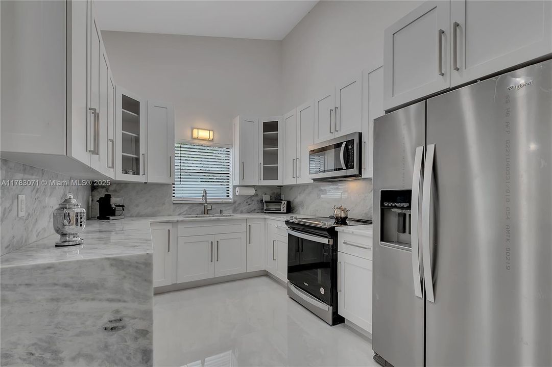 Recientemente alquilado: $4,950 (3 camas, 2 baños, 2268 Pies cuadrados)