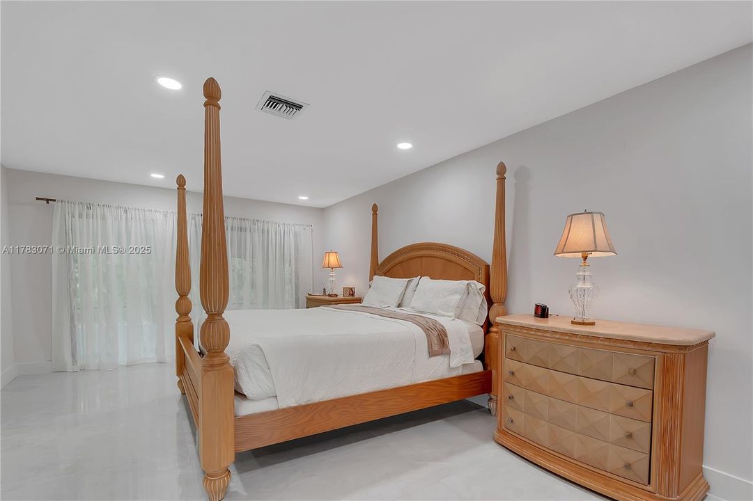 Recientemente alquilado: $4,950 (3 camas, 2 baños, 2268 Pies cuadrados)