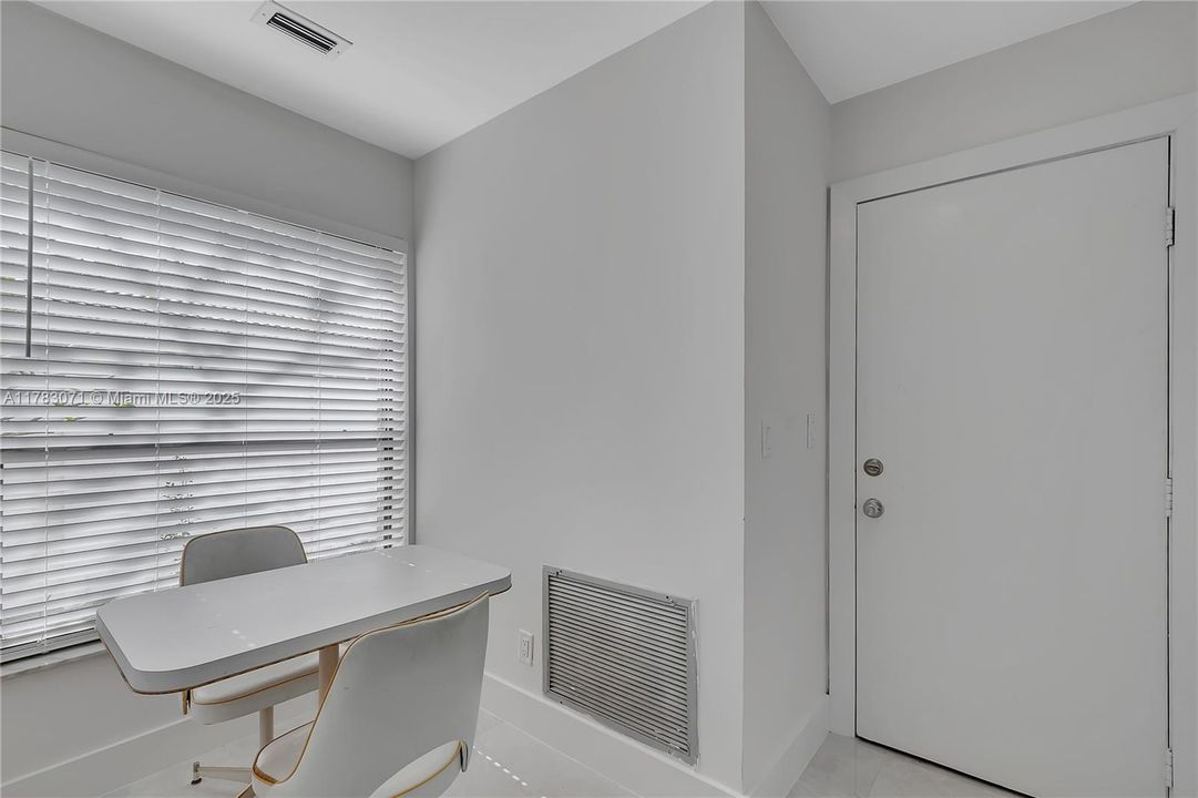 Recientemente alquilado: $4,950 (3 camas, 2 baños, 2268 Pies cuadrados)