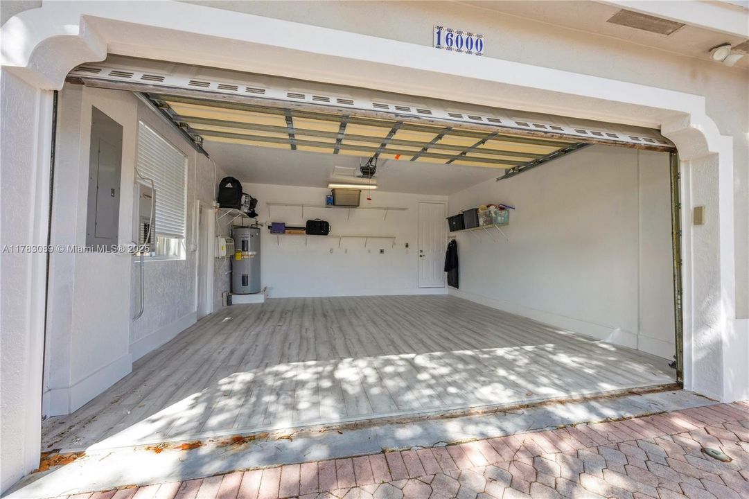 Recientemente alquilado: $5,250 (4 camas, 3 baños, 1856 Pies cuadrados)