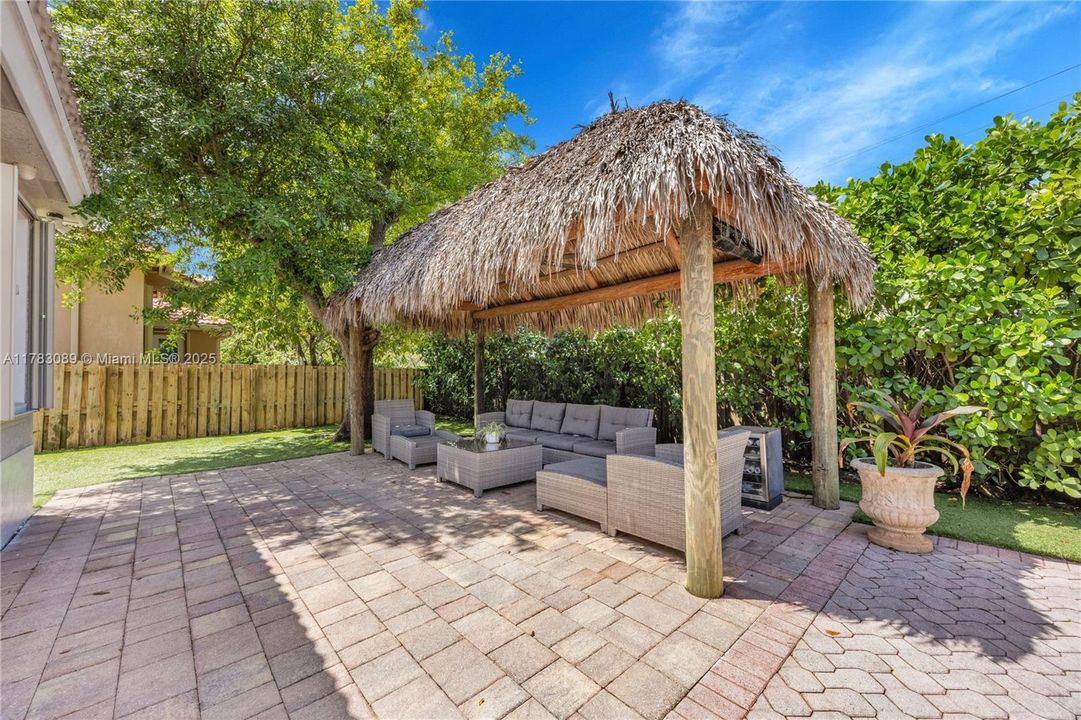 Recientemente alquilado: $5,250 (4 camas, 3 baños, 1856 Pies cuadrados)