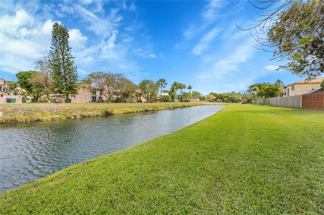 Recientemente alquilado: $5,250 (4 camas, 3 baños, 1856 Pies cuadrados)