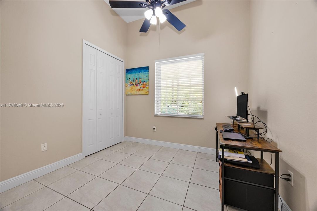 Recientemente alquilado: $5,250 (4 camas, 3 baños, 1856 Pies cuadrados)