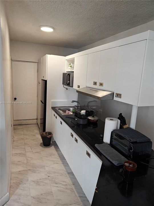 Vendido Recientemente: $384,900 (3 camas, 2 baños, 990 Pies cuadrados)