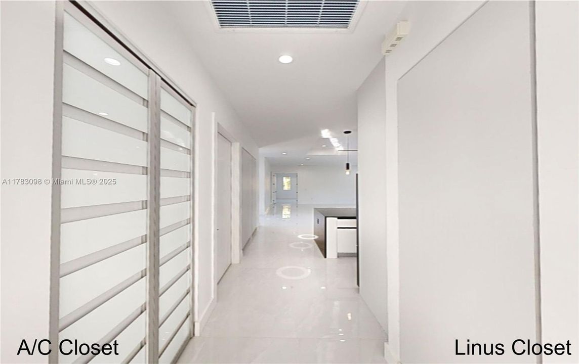 Vendido Recientemente: $940,000 (3 camas, 2 baños, 2924 Pies cuadrados)