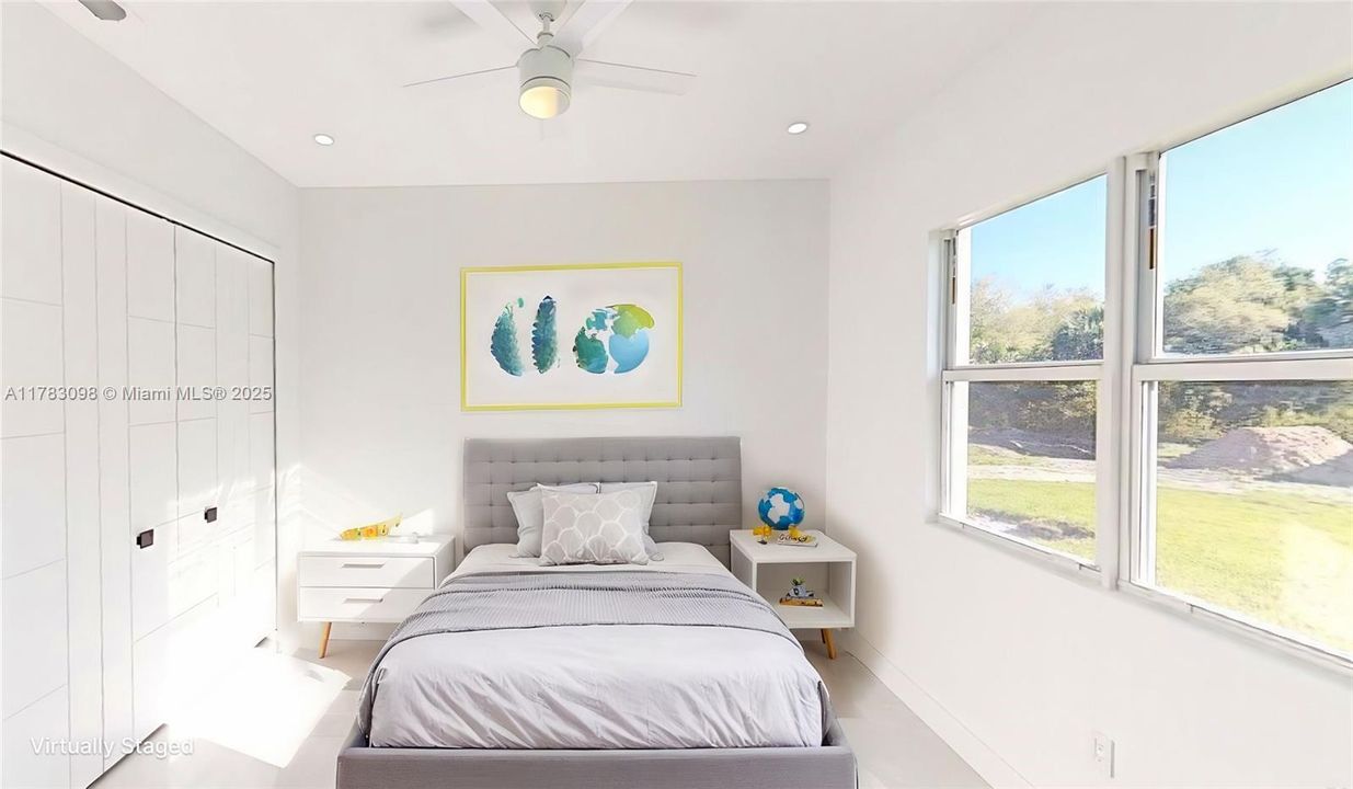 Vendido Recientemente: $940,000 (3 camas, 2 baños, 2924 Pies cuadrados)