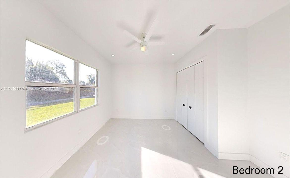 Vendido Recientemente: $940,000 (3 camas, 2 baños, 2924 Pies cuadrados)