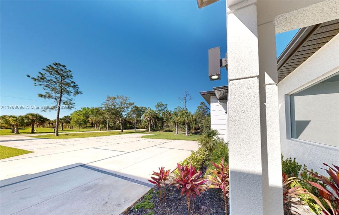 Vendido Recientemente: $940,000 (3 camas, 2 baños, 2924 Pies cuadrados)