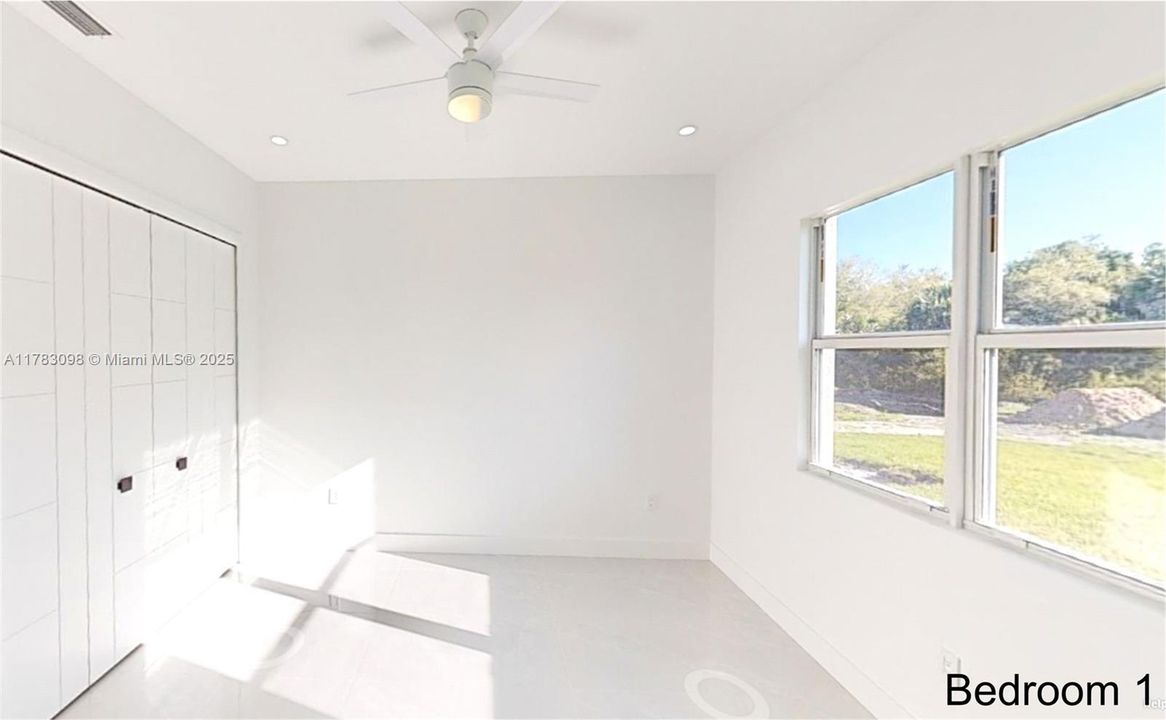 Vendido Recientemente: $940,000 (3 camas, 2 baños, 2924 Pies cuadrados)