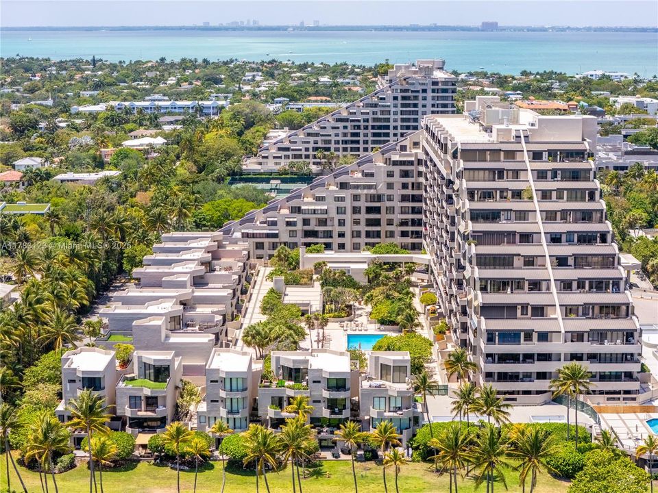 最近售出: $1,200,000 (3 贝兹, 2 浴室, 1541 平方英尺)