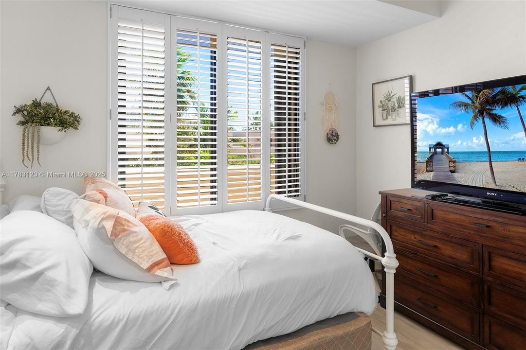 最近售出: $1,200,000 (3 贝兹, 2 浴室, 1541 平方英尺)