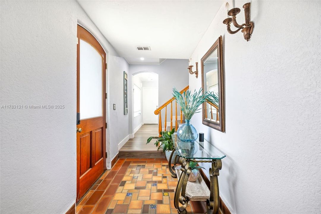 Vendido Recientemente: $1,400,000 (4 camas, 4 baños, 2656 Pies cuadrados)