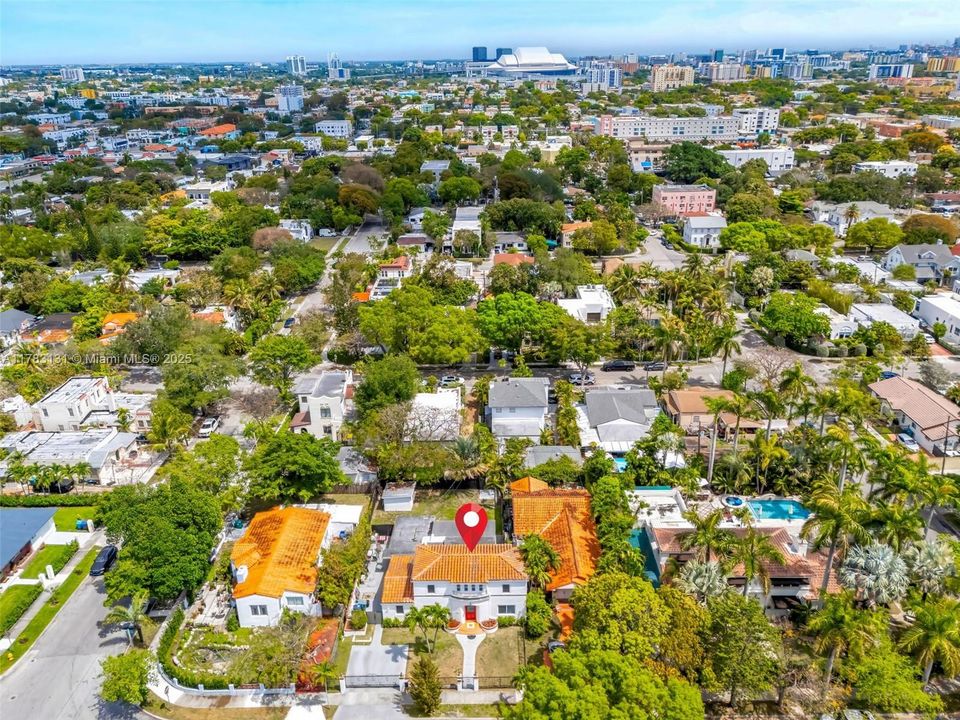 Vendido Recientemente: $1,400,000 (4 camas, 4 baños, 2656 Pies cuadrados)