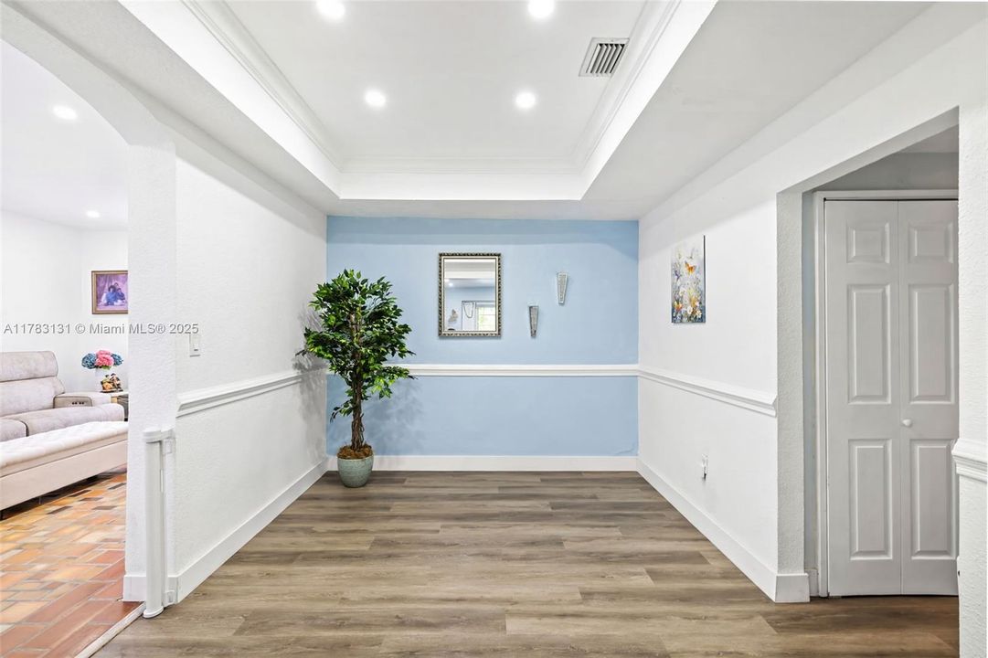 Vendido Recientemente: $1,400,000 (4 camas, 4 baños, 2656 Pies cuadrados)