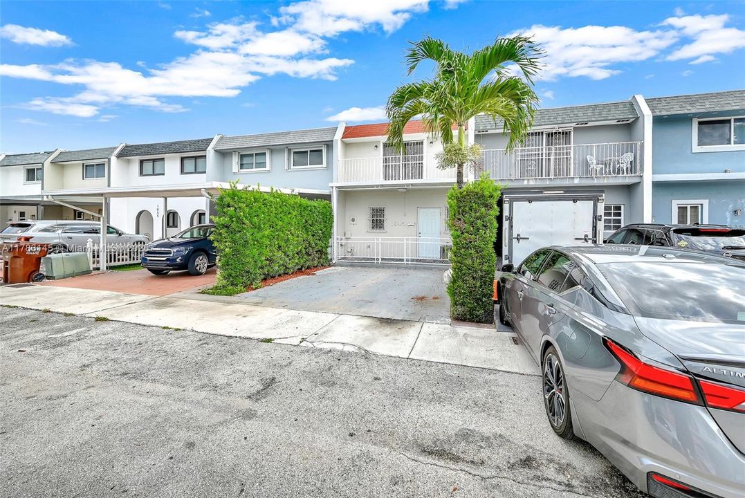 Недавно продано: $434,999 (2 спален, 3 ванн, 1408 Квадратных фут)