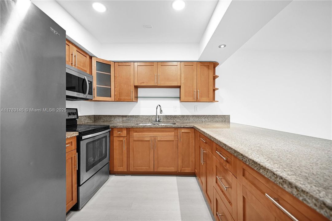 Недавно продано: $434,999 (2 спален, 3 ванн, 1408 Квадратных фут)