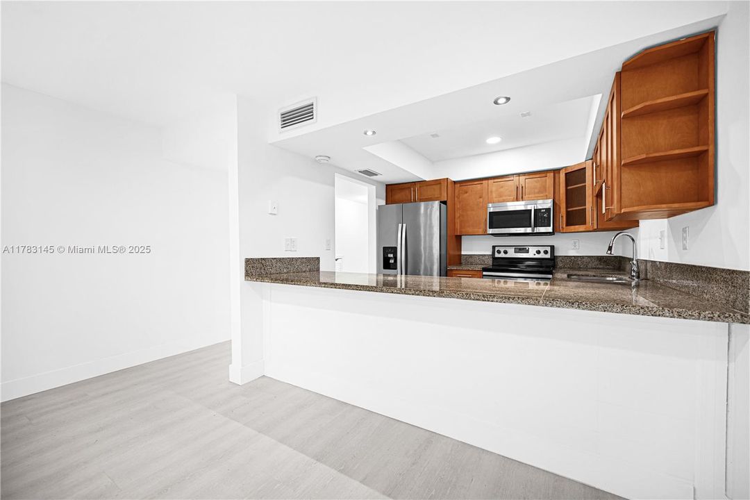 Недавно продано: $434,999 (2 спален, 3 ванн, 1408 Квадратных фут)