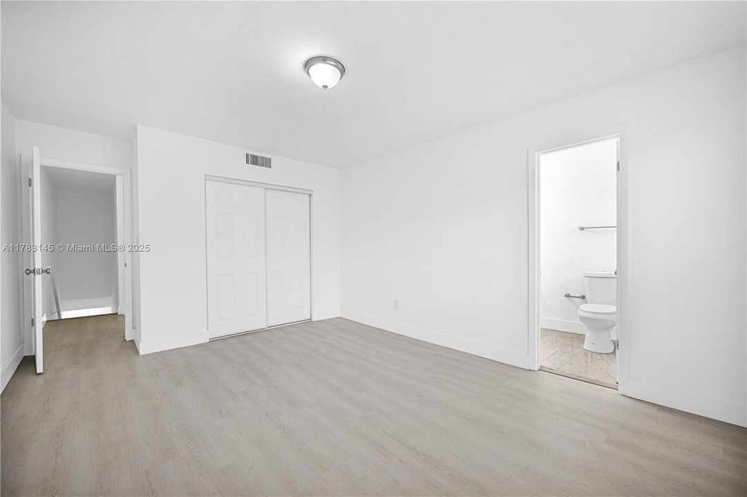 Недавно продано: $434,999 (2 спален, 3 ванн, 1408 Квадратных фут)