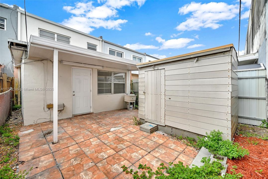 Недавно продано: $434,999 (2 спален, 3 ванн, 1408 Квадратных фут)