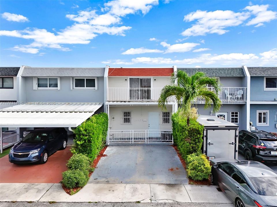 Недавно продано: $434,999 (2 спален, 3 ванн, 1408 Квадратных фут)