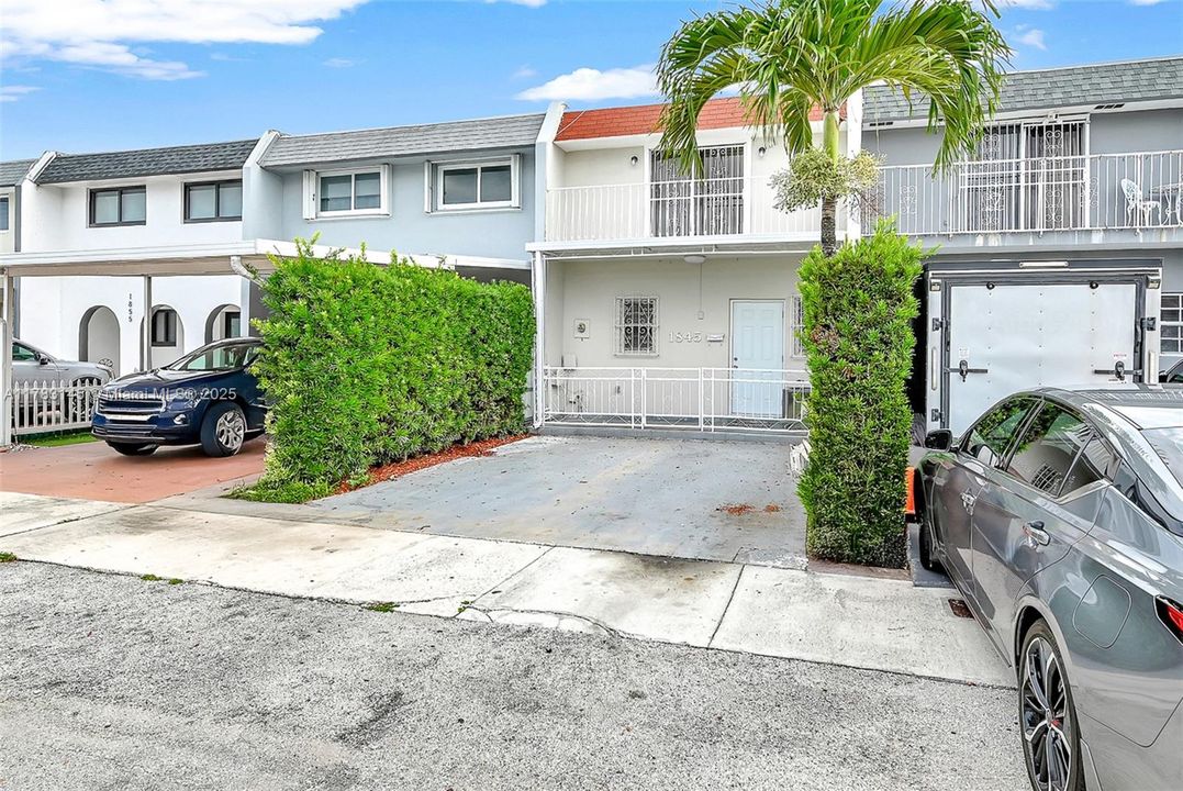 Недавно продано: $434,999 (2 спален, 3 ванн, 1408 Квадратных фут)