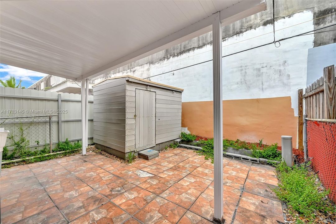 Недавно продано: $434,999 (2 спален, 3 ванн, 1408 Квадратных фут)