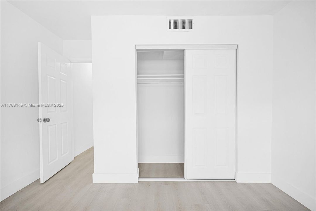 Недавно продано: $434,999 (2 спален, 3 ванн, 1408 Квадратных фут)