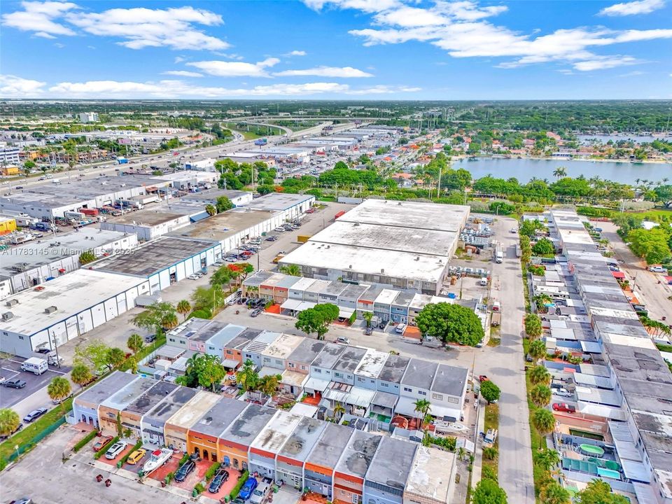 Недавно продано: $434,999 (2 спален, 3 ванн, 1408 Квадратных фут)