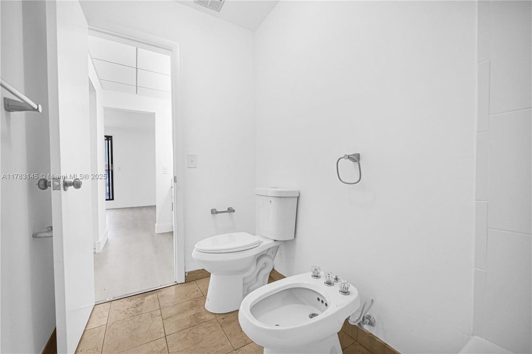 Недавно продано: $434,999 (2 спален, 3 ванн, 1408 Квадратных фут)