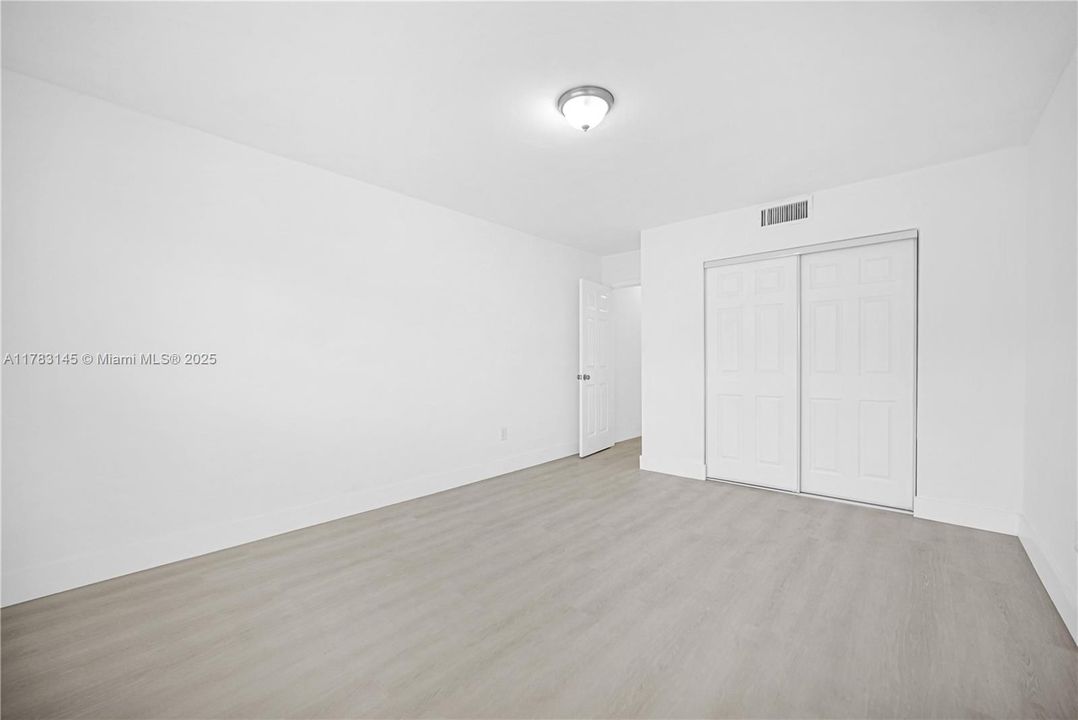 Недавно продано: $434,999 (2 спален, 3 ванн, 1408 Квадратных фут)