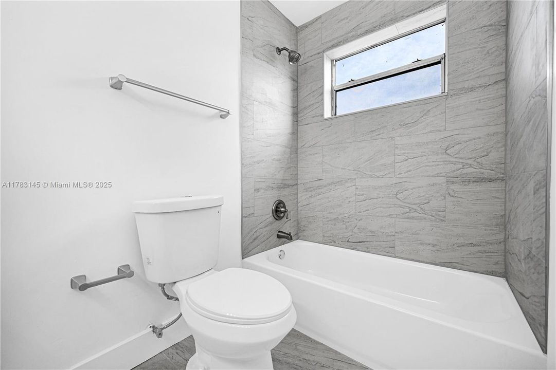 Недавно продано: $434,999 (2 спален, 3 ванн, 1408 Квадратных фут)