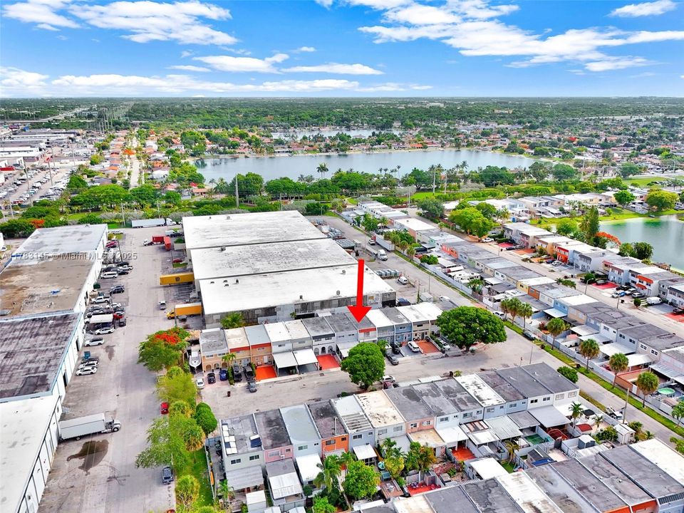 Недавно продано: $434,999 (2 спален, 3 ванн, 1408 Квадратных фут)