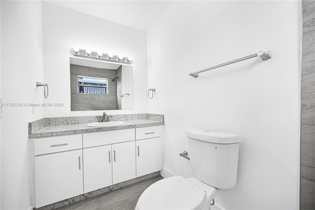 Недавно продано: $434,999 (2 спален, 3 ванн, 1408 Квадратных фут)