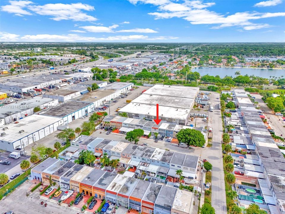 Недавно продано: $434,999 (2 спален, 3 ванн, 1408 Квадратных фут)