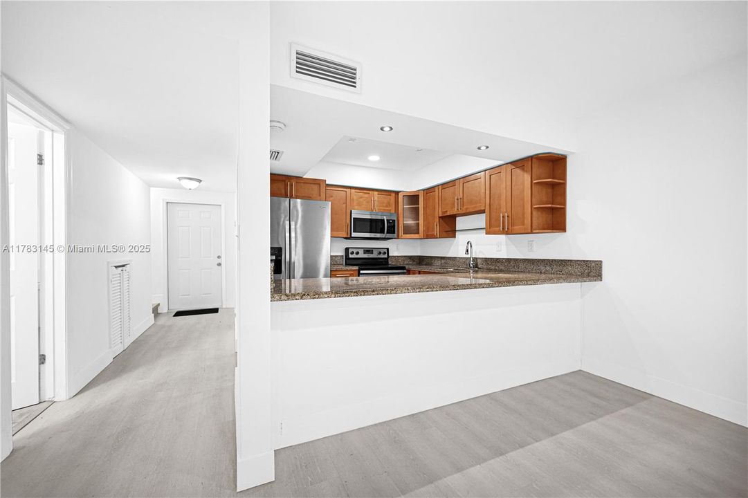 Недавно продано: $434,999 (2 спален, 3 ванн, 1408 Квадратных фут)